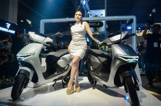 Giá bán của honda cuv e ở nước bạn còn cao hơn cả sh160i - may ở nước ta chỉ cho thuê chứ không bán - 1