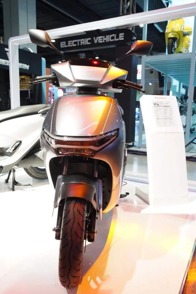 Giá bán của honda cuv e ở nước bạn còn cao hơn cả sh160i - may ở nước ta chỉ cho thuê chứ không bán - 3