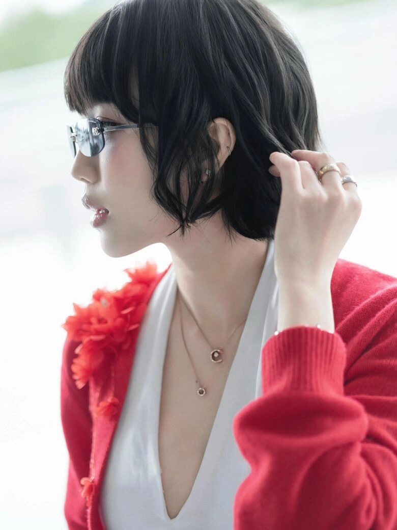 Gu ăn mặc tinh giản của diệu nhi từ sánh bước bên chồng đến đi đu idol đến áp dụng được - 2