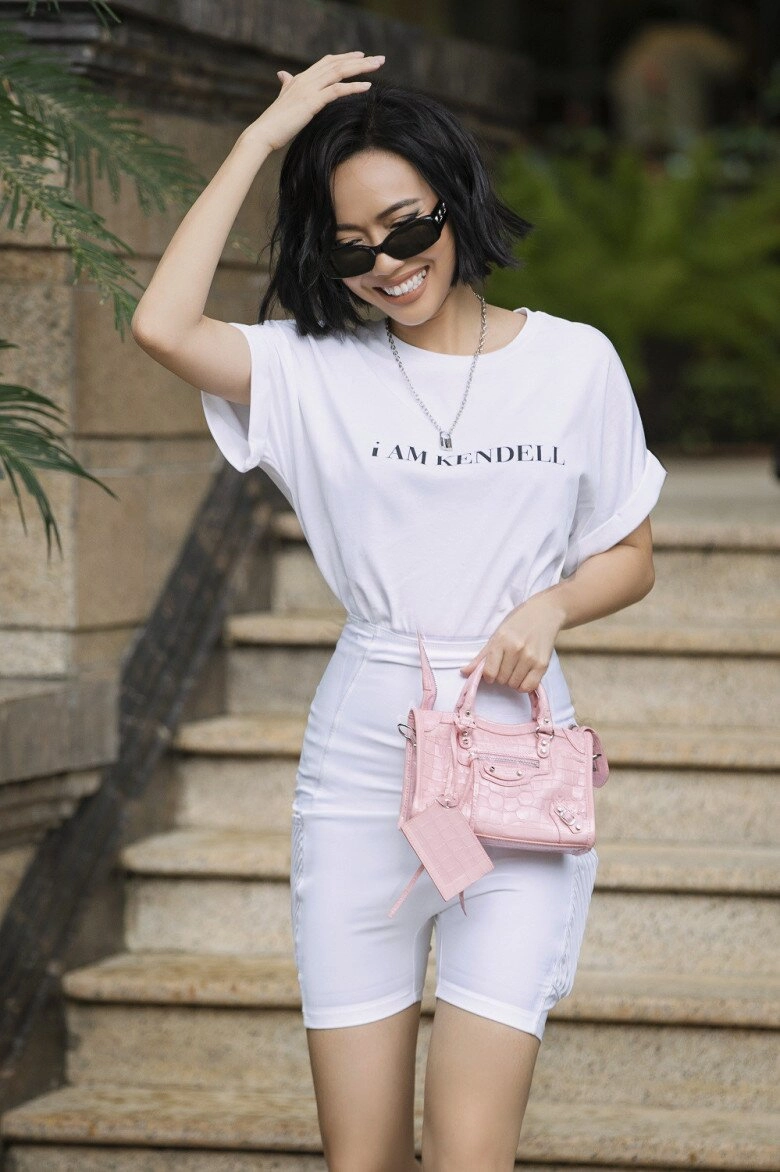 Gu ăn mặc tinh giản của diệu nhi từ sánh bước bên chồng đến đi đu idol đến áp dụng được - 6