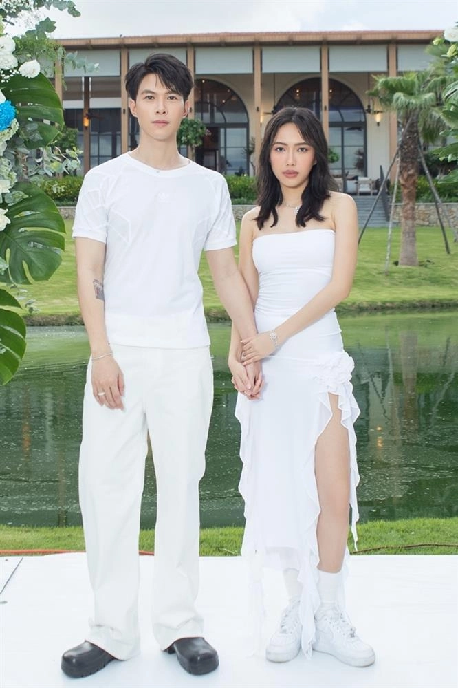 Gu ăn mặc tinh giản của diệu nhi từ sánh bước bên chồng đến đi đu idol đến áp dụng được - 11