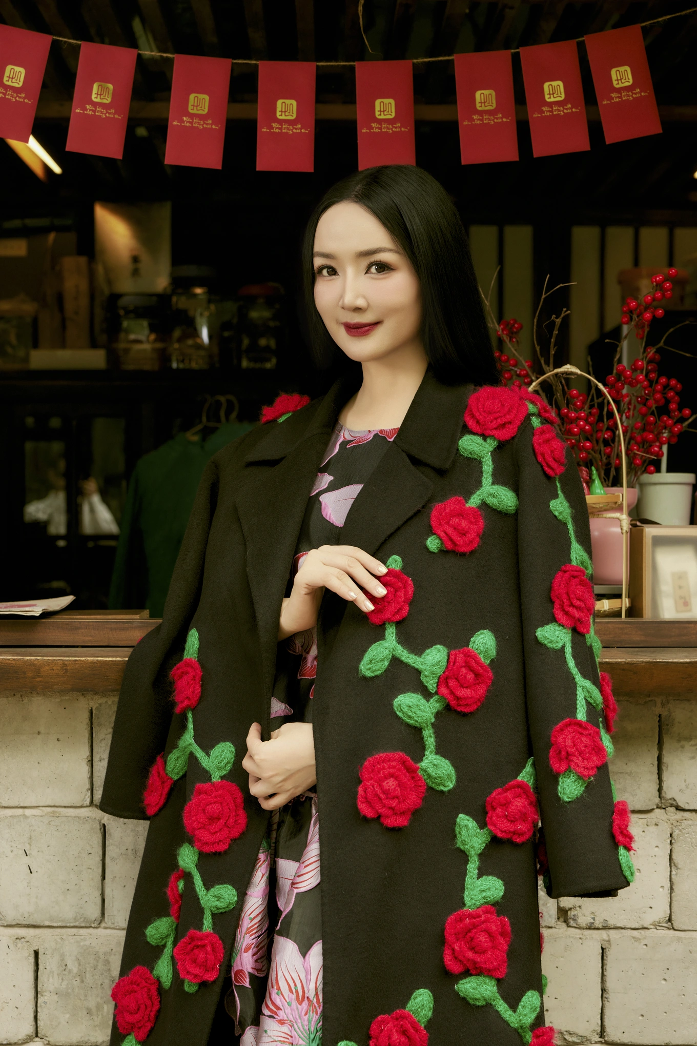 Gu thời trang của 3 biểu tượng nhan sắc nghiêng nước nghiêng thành showbiz việt ngoài 50 vẫn sang trọng tỏa khí chất ngời ngời - 4