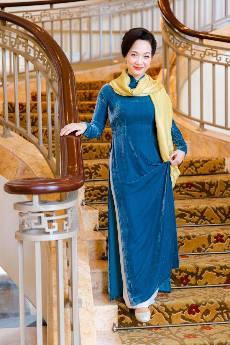 Gu thời trang của 3 biểu tượng nhan sắc nghiêng nước nghiêng thành showbiz việt ngoài 50 vẫn sang trọng tỏa khí chất ngời ngời - 15
