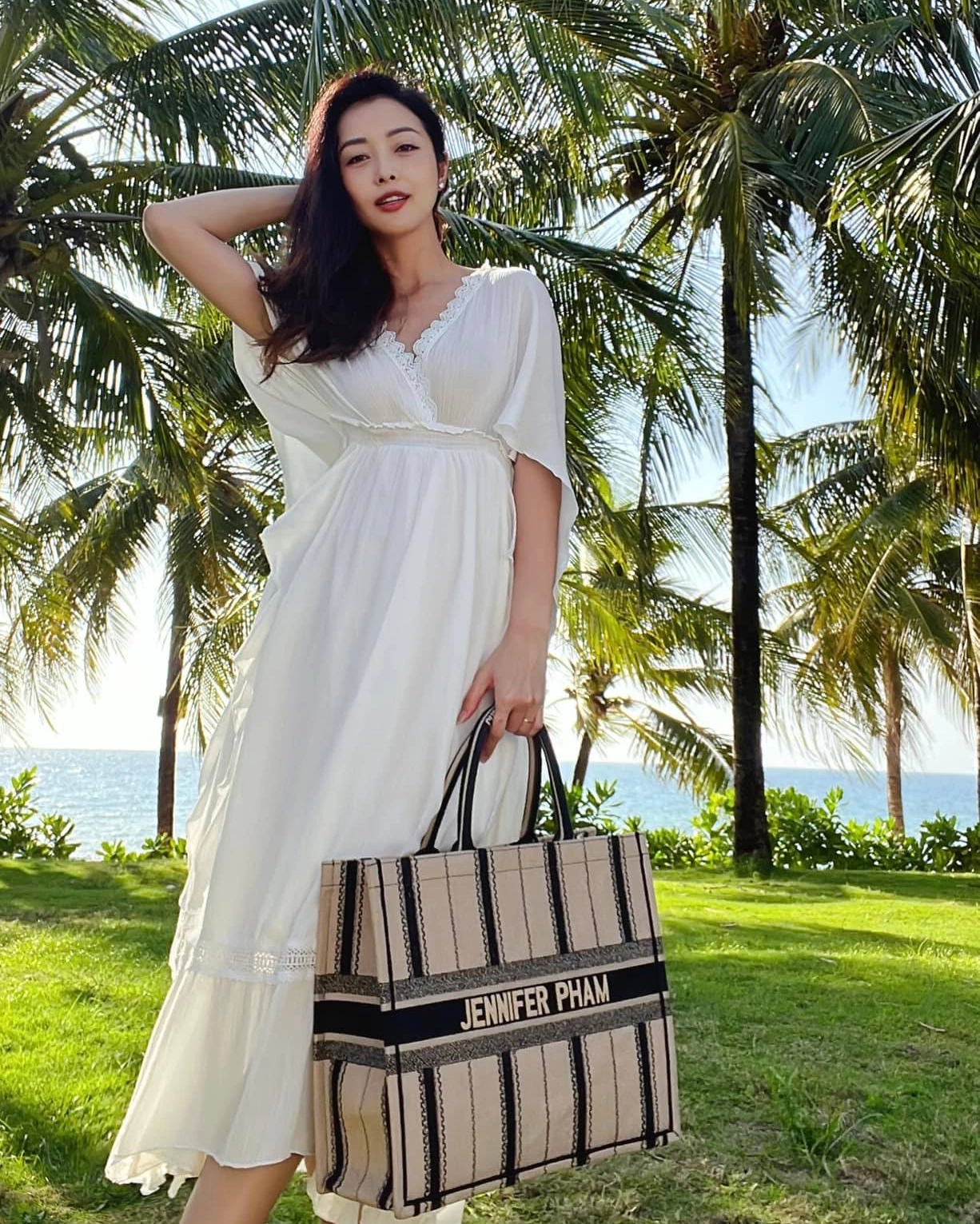 Gu thời trang đi biển của hoa hậu bốn con jennifer phạm luôn được khen tinh tế chỉ thông qua một chi tiết nhỏ - 11