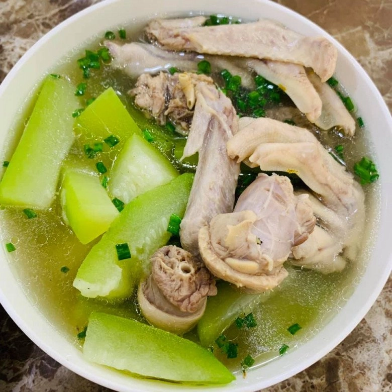 Hải băng vô tư ngồi cụng ly với chị em nhìn cảnh bố 4 con thành đạt trong bếp ai cũng phục - 10