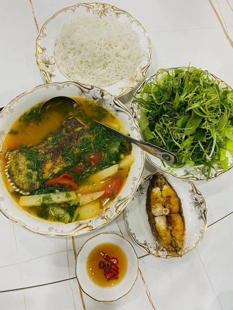 Hải băng vô tư ngồi cụng ly với chị em nhìn cảnh bố 4 con thành đạt trong bếp ai cũng phục - 15