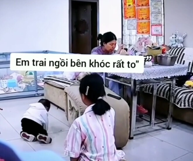 Hai chị em đánh nhau mẹ phản ứng khác biệt nhưng được khen thông minh nhiều người vội vào học hỏi - 6