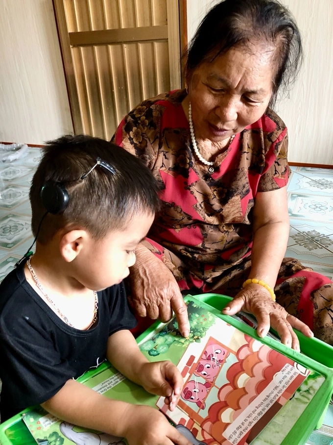 Hành trình dạy con khiếm thính gọi tiếng mẹ - 1