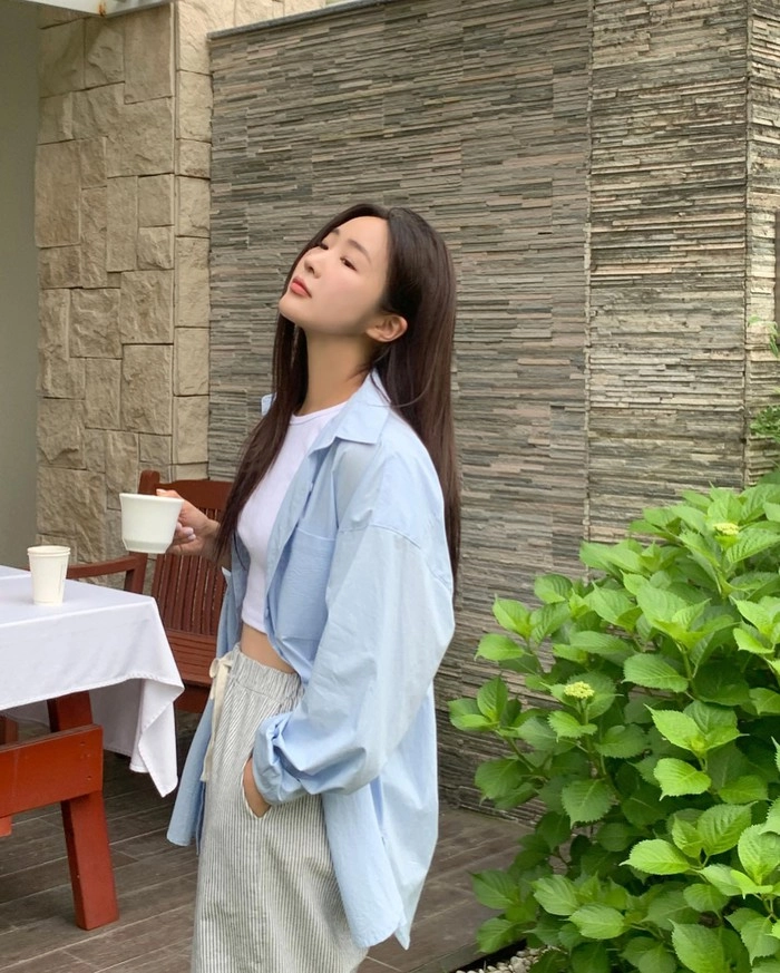Hè này không cần mua nhiều 6 món đồ must-have giúp bạn mặc gì cũng trẻ xinh tỏa sáng mọi lúc mọi nơi - 16