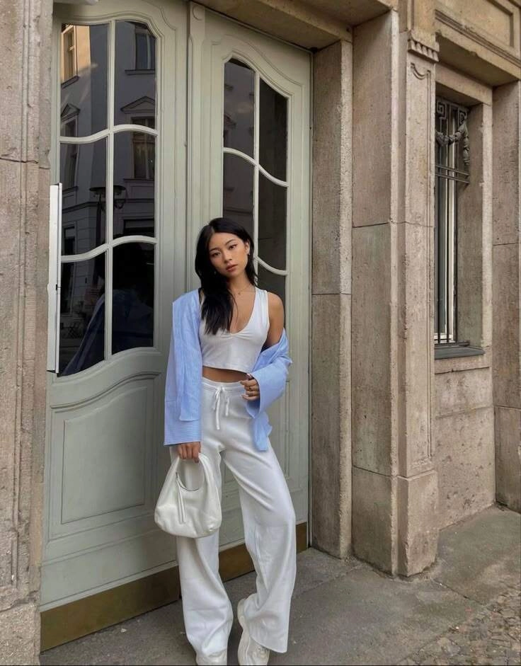 Hè này mặc gì đi làm tham khảo 20 outfit ruột của các blogger thời trang cao dưới 1m60 mà hack dáng như 1m70 - 1
