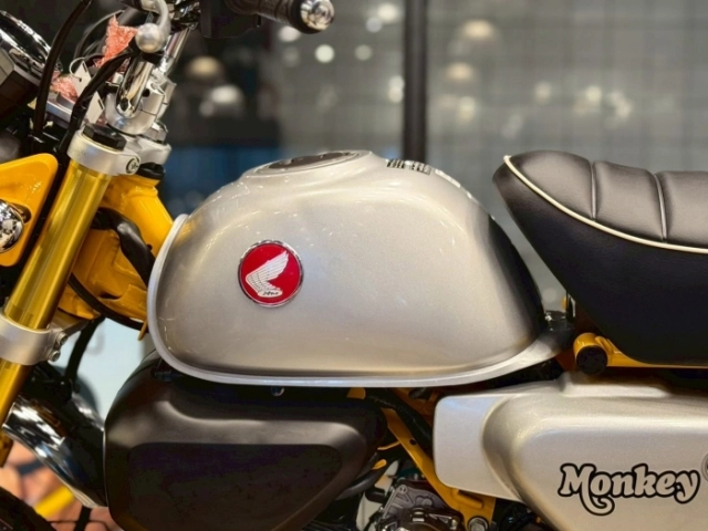 Hình ảnh thực tế của honda monkey moonlit silver 2025 đẹp long lanh chất chơi đúng chất khỉ - 4