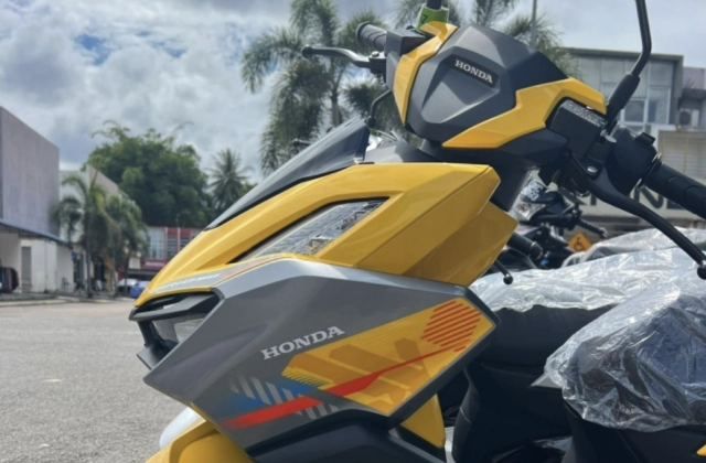 Hình ảnh thực tế của honda vario 160 2025 vừa về đại lý ấn tượng nhất vẫn là phiên bản màu vàng - 1