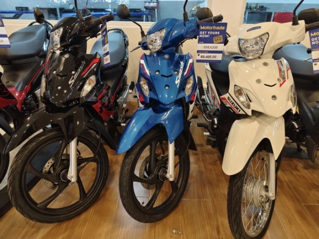 Hình ảnh thực tế của suzuki smash carb 2025 tại đại lý - nổi bật với phong cách thể thao - 2