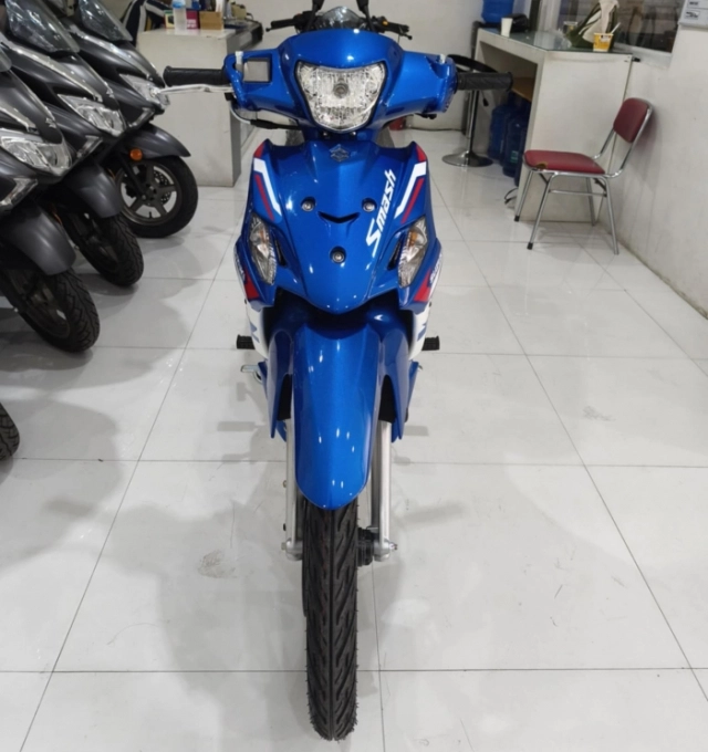 Hình ảnh thực tế của suzuki smash carb 2025 tại đại lý - nổi bật với phong cách thể thao - 3