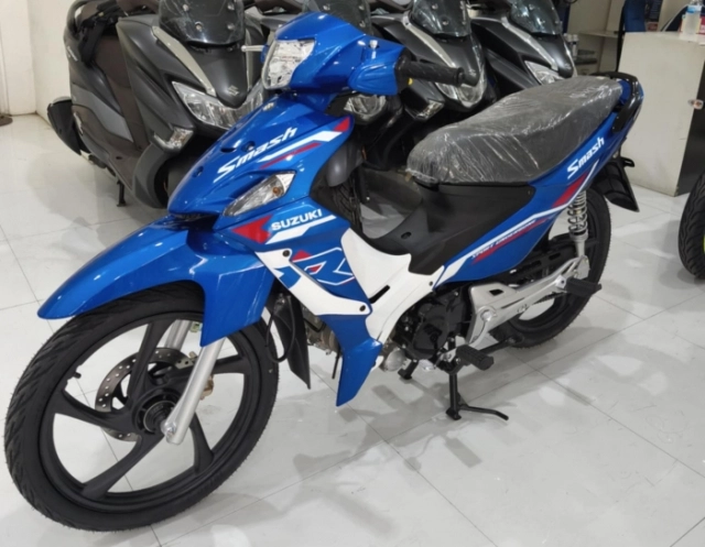 Hình ảnh thực tế của suzuki smash carb 2025 tại đại lý - nổi bật với phong cách thể thao - 5