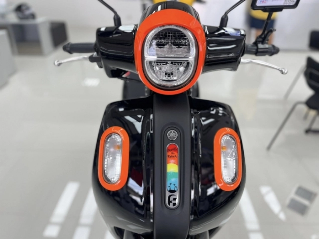 Hình ảnh thực tế của yamaha fazzio hybrid 2025 tại đại lý khi phong cách lên ngôi - 1