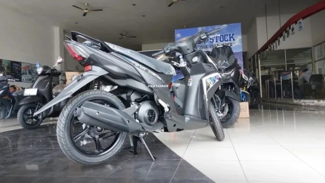 Hình ảnh thực tế của yamaha mio m3 125 2025 tại đại lý nhỏ gọn bóng bẩy và đầy cuốn hút - 17