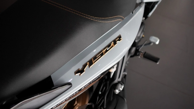 Hình ảnh thực tế của yamaha y15zr se 2025 tại đại lý có giao diện mới đẹp ngoài sức tưởng tượng - 1