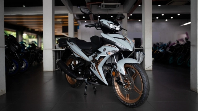 Hình ảnh thực tế của yamaha y15zr se 2025 tại đại lý có giao diện mới đẹp ngoài sức tưởng tượng - 2