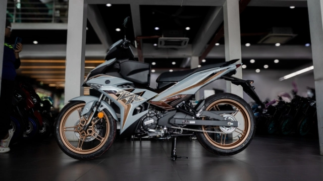 Hình ảnh thực tế của yamaha y15zr se 2025 tại đại lý có giao diện mới đẹp ngoài sức tưởng tượng - 3