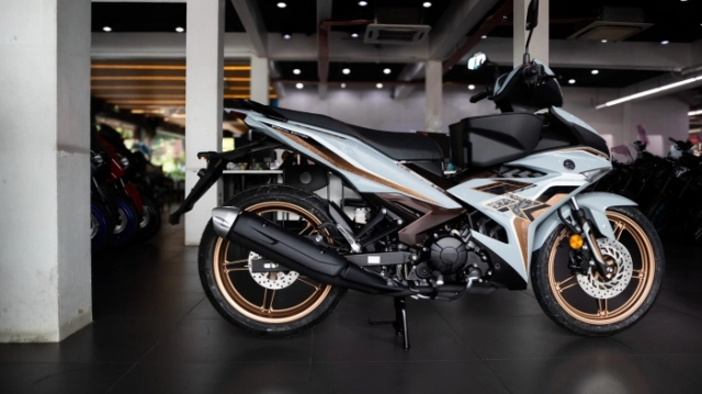 Hình ảnh thực tế của yamaha y15zr se 2025 tại đại lý có giao diện mới đẹp ngoài sức tưởng tượng - 9