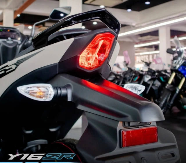 Hình ảnh thực tế của yamaha y16zr abs 2025 tại đại lý do xe phối màu đẹp hay chỉ do hình đẹp - 7