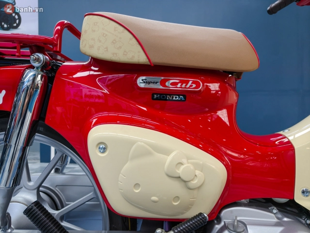 Hình ảnh thực tế honda super cub 110 hello kitty vừa đổ bộ thị trường việt nam - 1