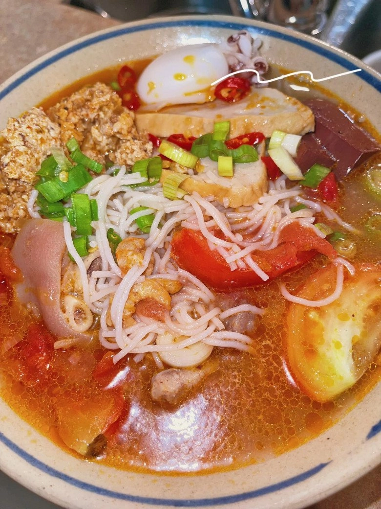 Hoa hậu diễm hương hiếm hoi nấu ăn khi chồng bị ốm con trai ốm bố dượng còn nấu bổ dưỡng hơn - 6