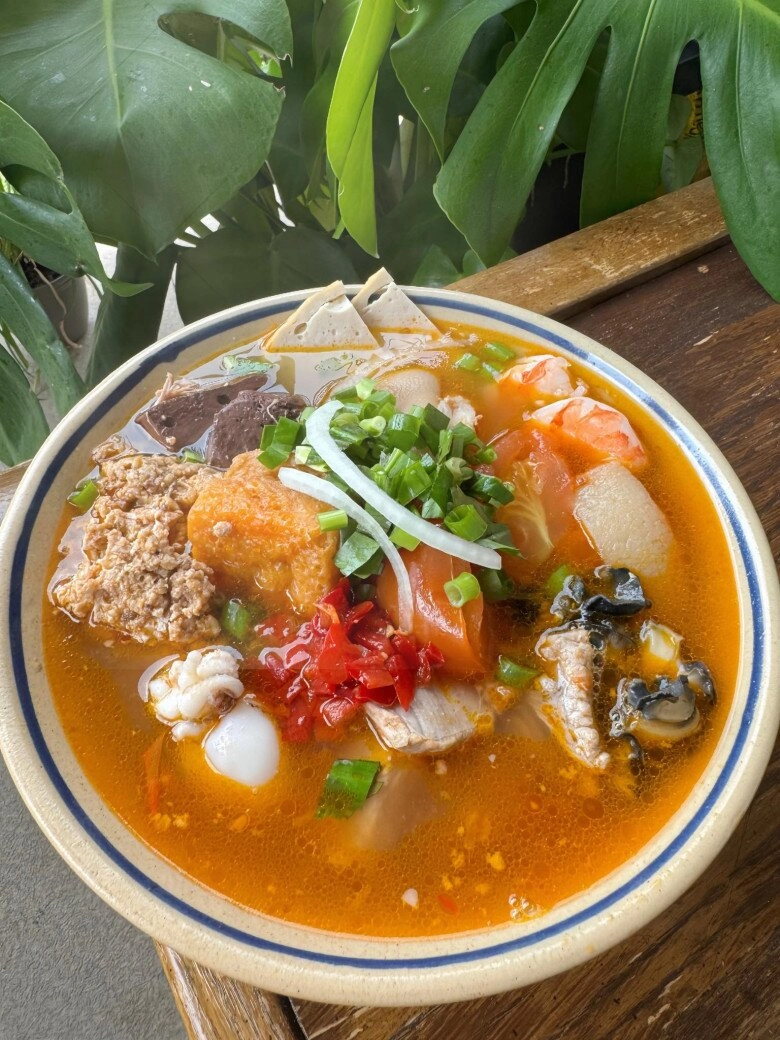 Hoa hậu diễm hương nhắc đến món ăn mẹ ruột nuôi sống gia đình nay chồng trẻ của cô kế thừa - 2