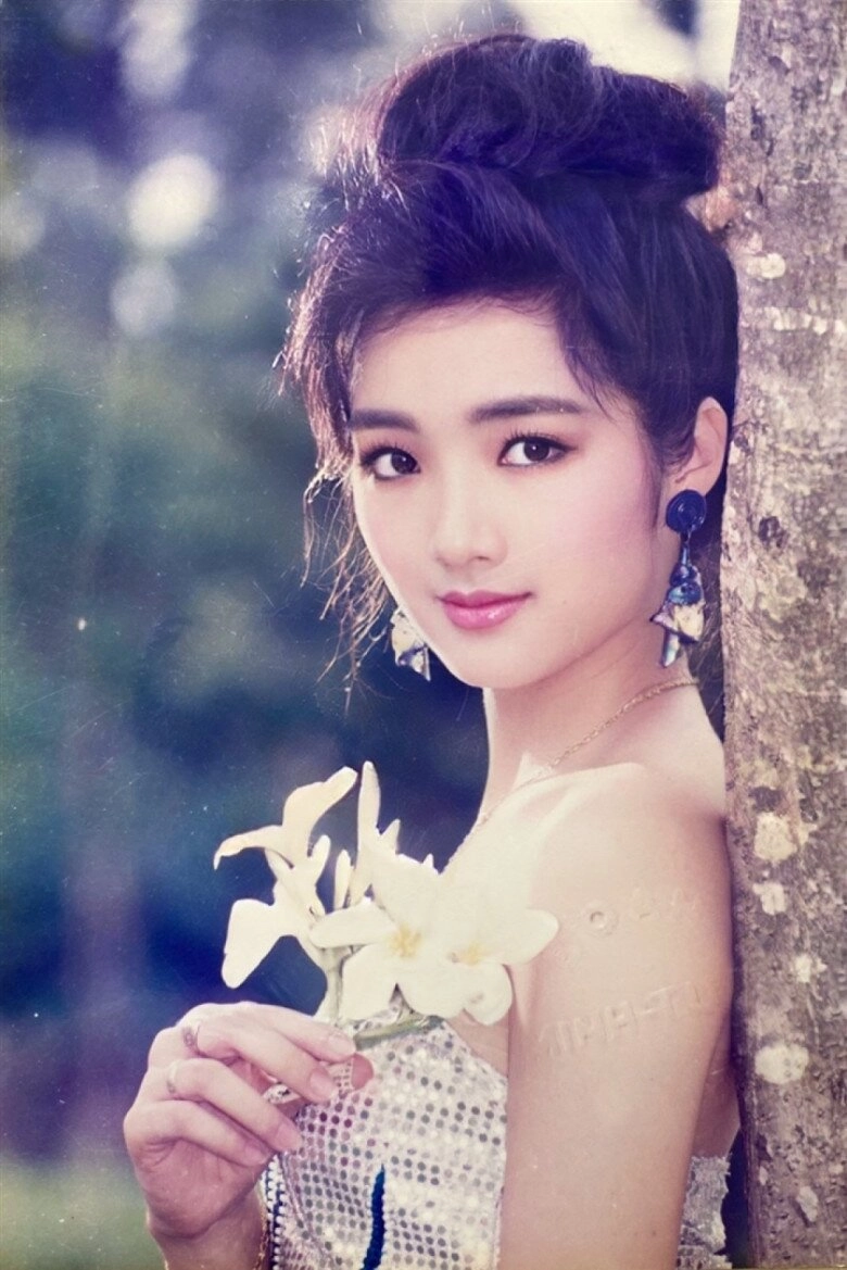Hoa hậu độc nhất vô nhị của việt nam u55 trẻ măng như nữ sinh nhờ chăm ăn mặc cưa sừng làm nghé - 3