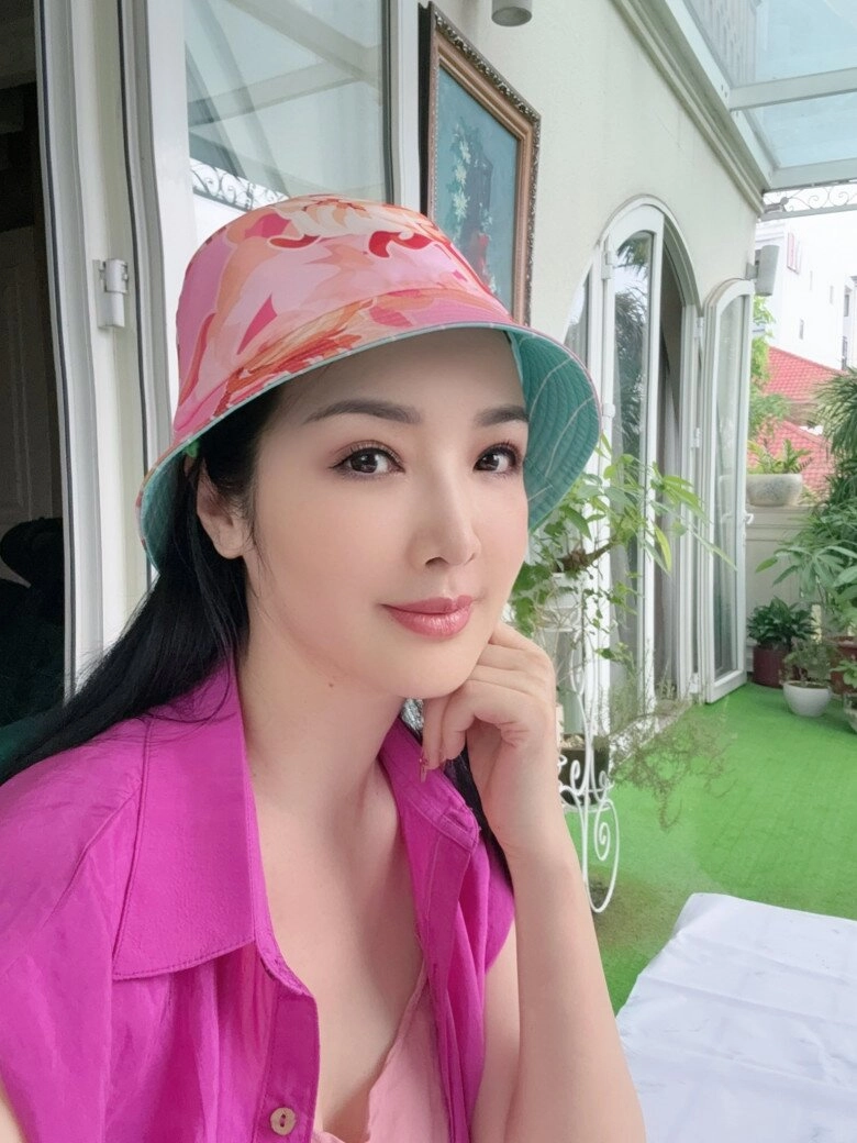 hoa hậu độc nhất vô nhị việt nam mát tay trồng quả ngọt trên sân thượng lâu đài trắng 1000m2 - 14