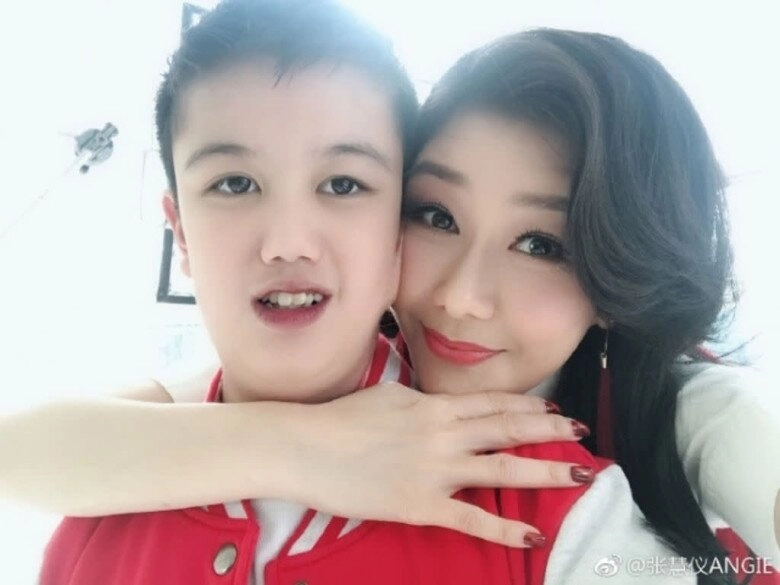 Hoa hậu u60 nhiều năm làm mẹ đơn thân chăm con bệnh tật bị đồn yêu cùng lúc 6 đại gia - 4