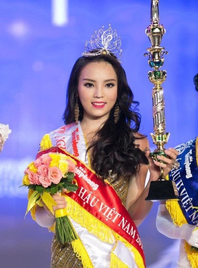 Hoa hậu việt nam bị chỉ trích thậm tệ khi đăng quang 10 năm sau phá kén vòng eo chuẩn chỉnh nhất showbiz - 1