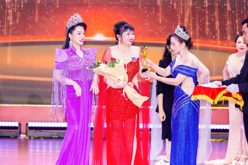Hoàng thị lụa nữ doanh nhân giành danh hiệu hoa hậu tài năng tại hoa hậu doanh nhân asean 2025 - 5
