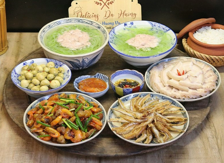Hôm nay nấu gì bữa cơm toàn tôm và cá sông dân dã nhưng ngon hơn sơn hào hải vị - 1