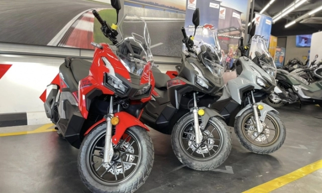 Honda adv160 2025 hình ảnh thực tế tại đại lý cho thấy ngoại hình ngày càng bén - 3