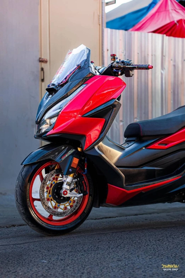 Honda forza 350 độ đầy nổi bật với dàn trang bị khét lẹt - 4