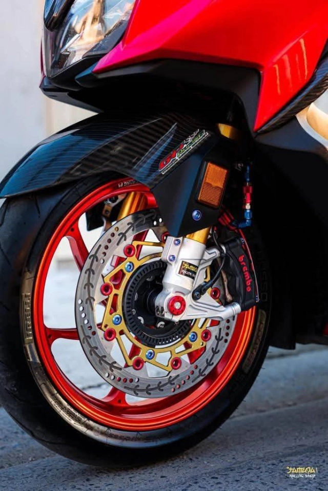Honda forza 350 độ đầy nổi bật với dàn trang bị khét lẹt - 11