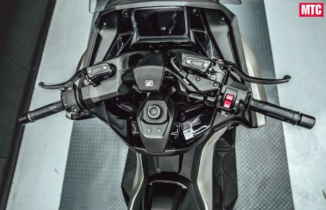 Honda forza 750 2025 được nâng cấp hết bài làm ae mê maxi scooter đứng ngồi không yên - 9