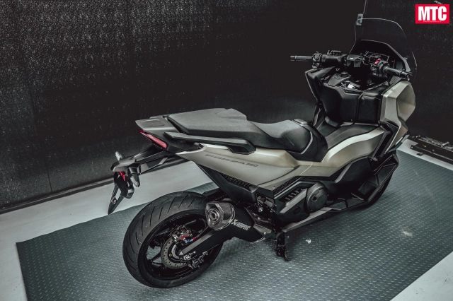Honda forza 750 2025 được nâng cấp hết bài làm ae mê maxi scooter đứng ngồi không yên - 19