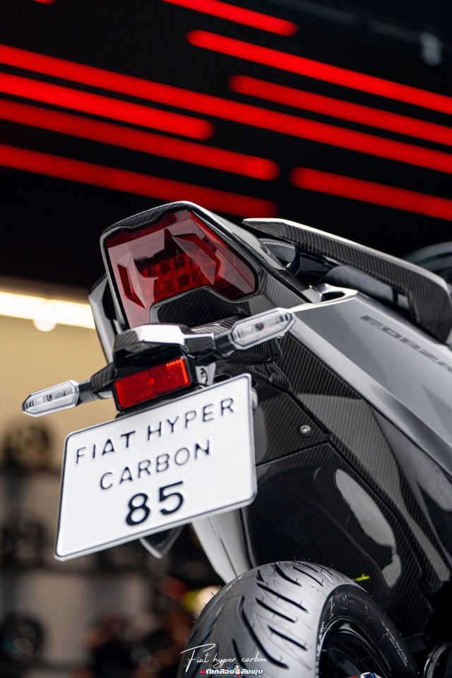 Honda forza750 độ siêu phẩm carbon hoá khiến mọi ánh nhìn gục ngã - 21