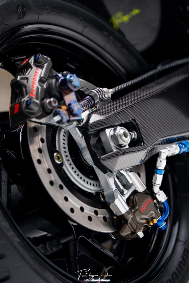 Honda forza750 độ siêu phẩm carbon hoá khiến mọi ánh nhìn gục ngã - 22