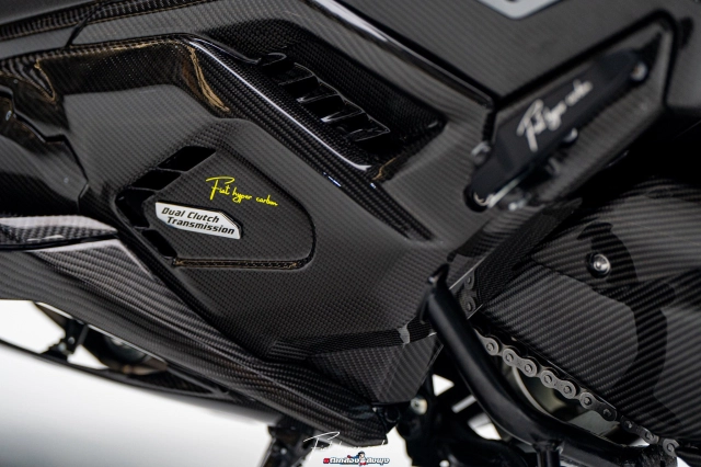 Honda forza750 độ siêu phẩm carbon hoá khiến mọi ánh nhìn gục ngã - 32
