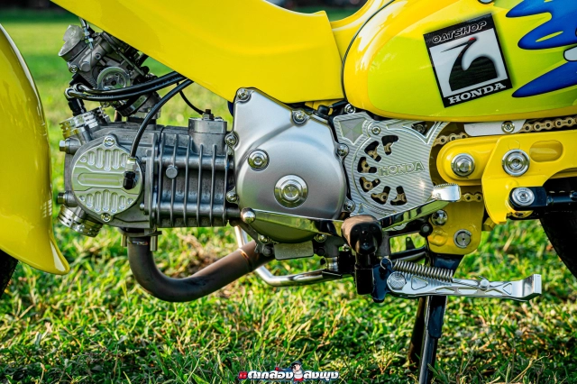 Honda super cub độ phong cách spoon sport gã giò gà cháy phố với tone vàng xanh mê mẩn - 5