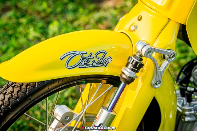 Honda super cub độ phong cách spoon sport gã giò gà cháy phố với tone vàng xanh mê mẩn - 6