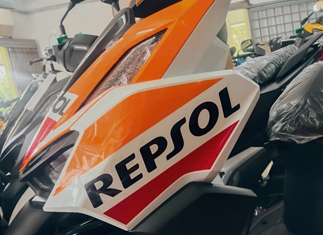 Honda vario 160 repsol edition sắp cập bến thị trường việt nam với giá bán dự kiến hơn trăm triệu - 1