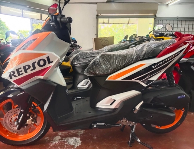 Honda vario 160 repsol edition sắp cập bến thị trường việt nam với giá bán dự kiến hơn trăm triệu - 3