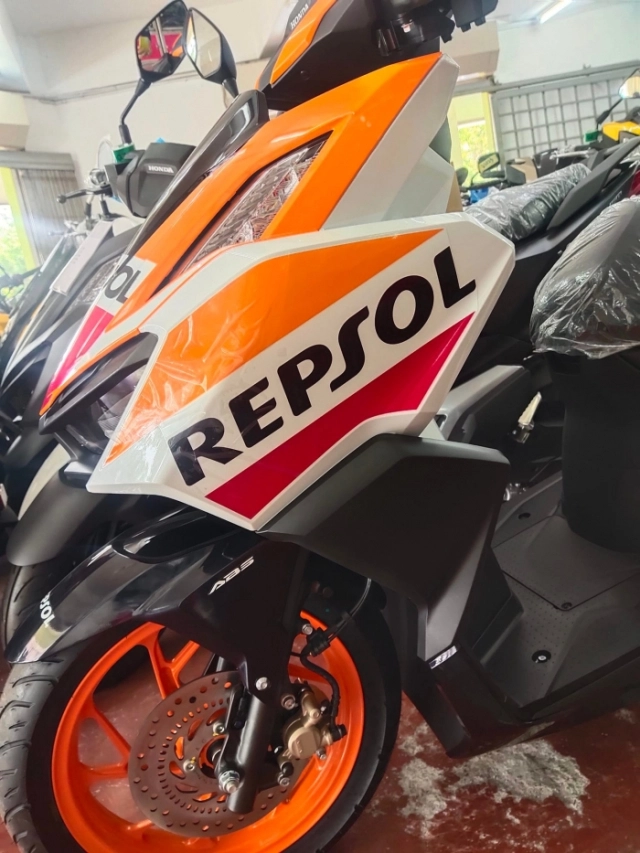 Honda vario 160 repsol edition sắp cập bến thị trường việt nam với giá bán dự kiến hơn trăm triệu - 5