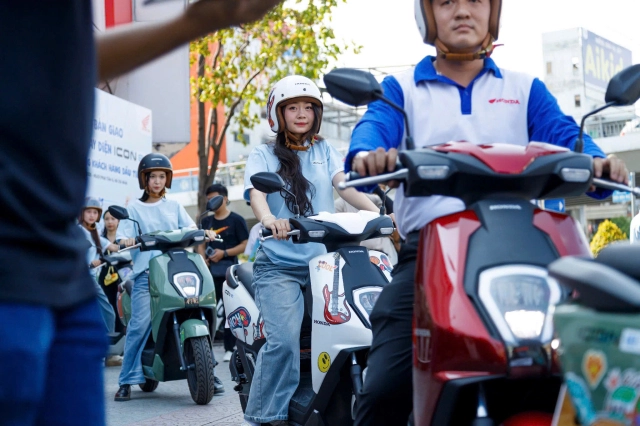 Honda việt nam chính thức bàn giao xe điện icon e cho những khách hàng đầu tiên tại tphcm - 8
