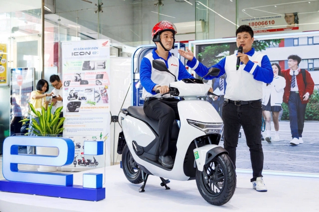 Honda việt nam chính thức bàn giao xe điện icon e cho những khách hàng đầu tiên tại tphcm - 11